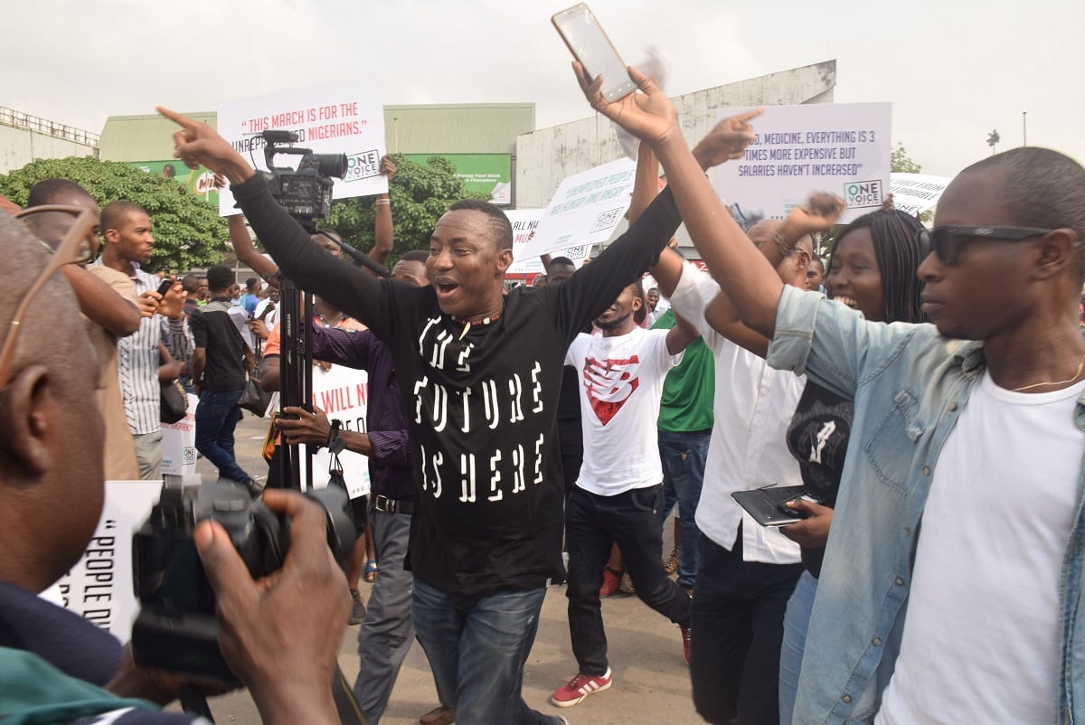 BREAKING: DSS Operatives reportedly Abduct Sowore Inside Abuja Court After Judge Orders Kuje Prison Remand
